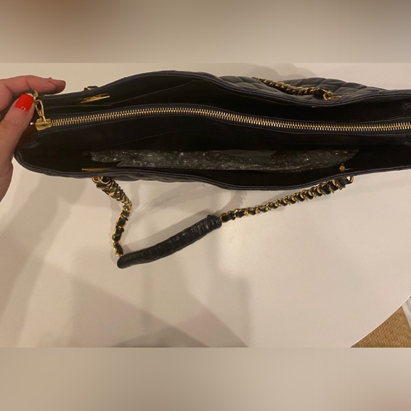 Rare Chanel quilted shoulder bag | Navy blue leather | Gold hardware - Picture 4 of 9